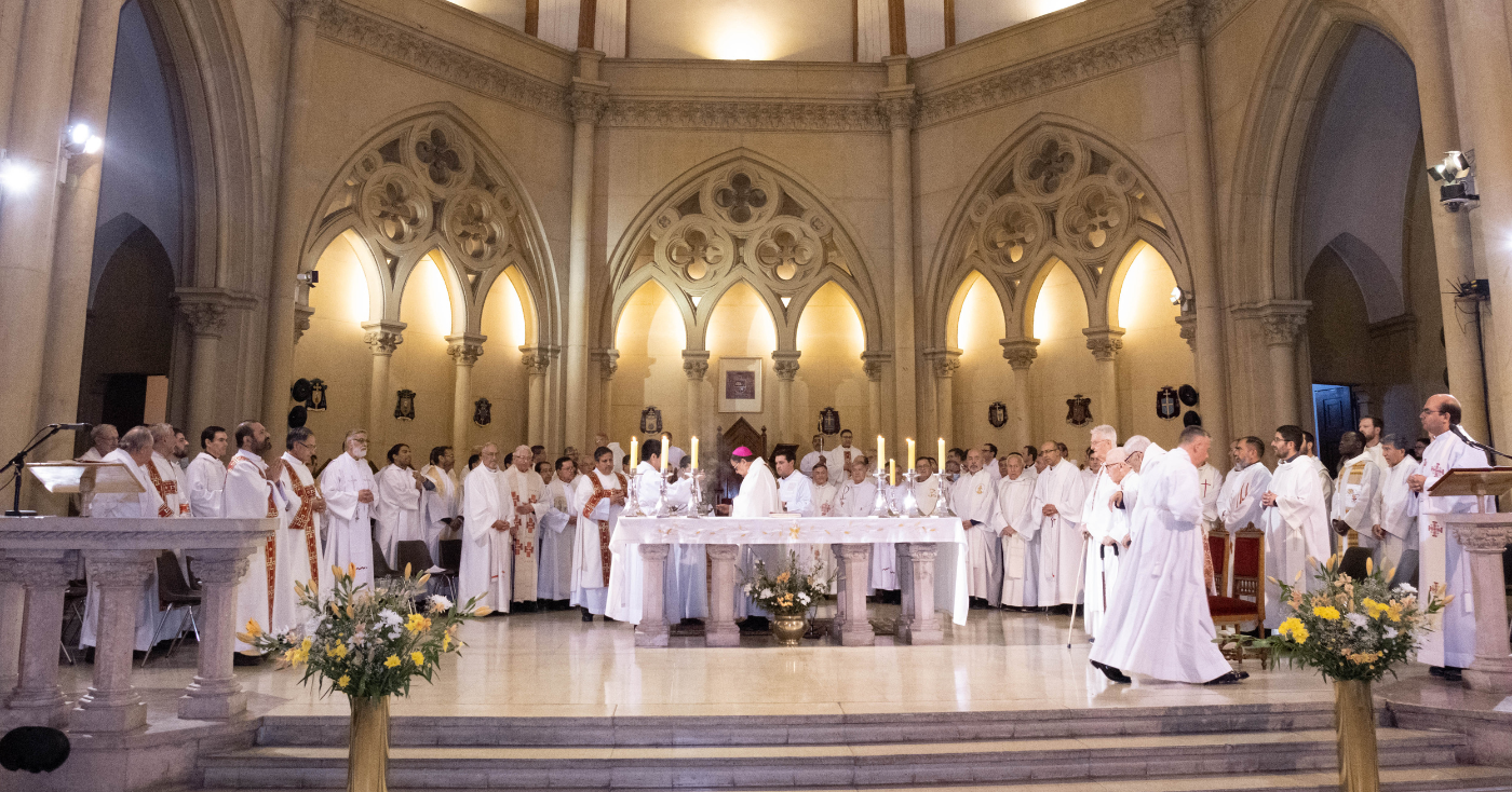 TRASLADOS Y NUEVOS SERVICIOS PASTORALES DE SACERDOTES