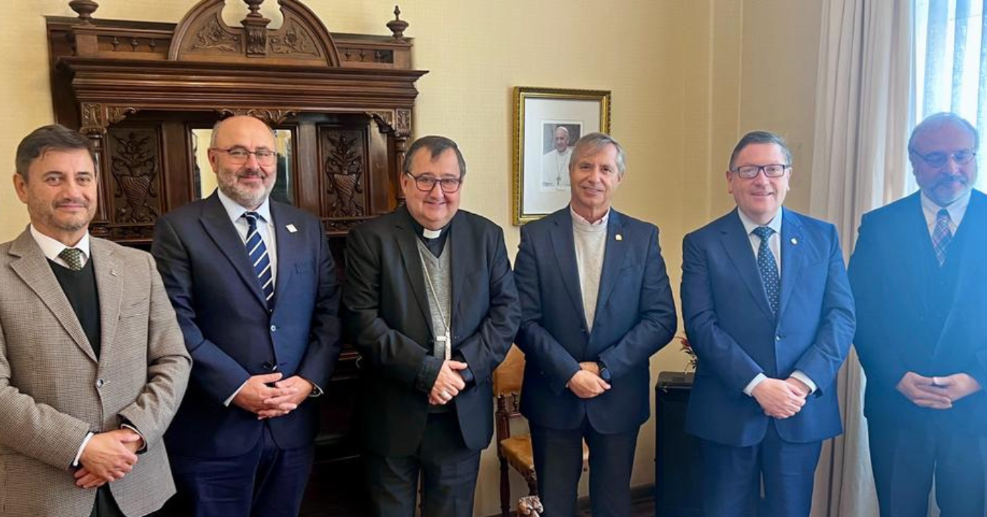 Obispo de la Diócesis de Valparaíso se reúne con Rectores de Universidades de la Región