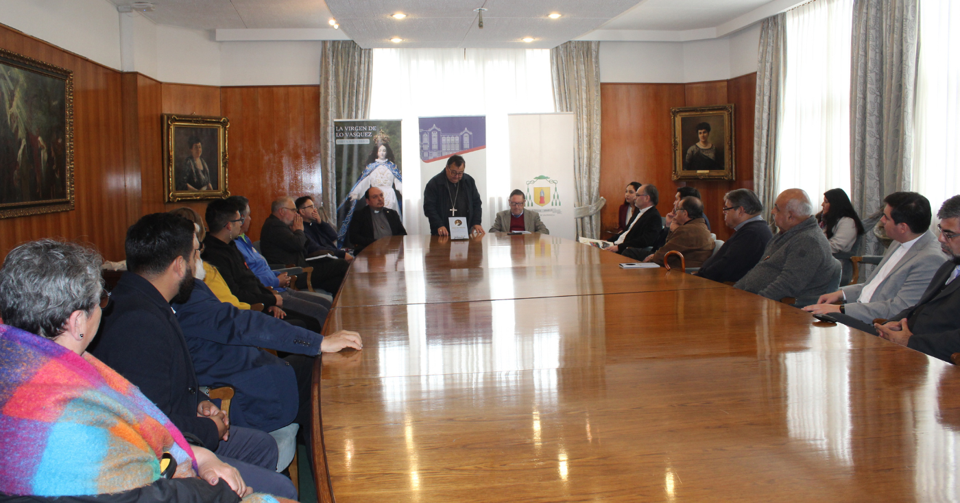 Con ceremonia en la PUCV se realizó el lanzamiento del libro del Mes de María en la Diócesis de Valparaíso