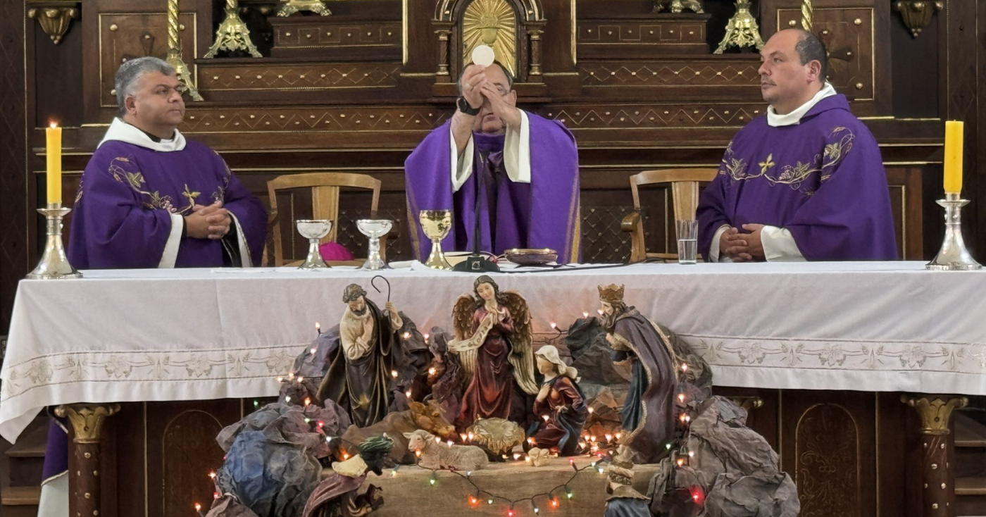 Monseñor Jorge Vega Velasco celebró Eucaristía de Navidad junto a toda la comunidad de la Pontificia Universidad Católica de Valparaíso