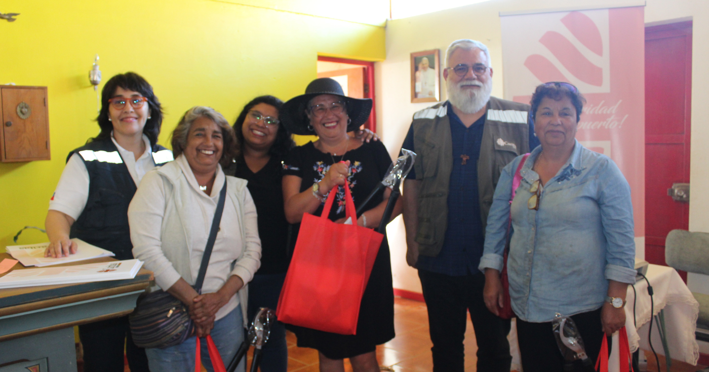 Pastoral Social Caritas Valparaíso realizó entrega de kits de prevención de incendios forestales en Reñaca Alto